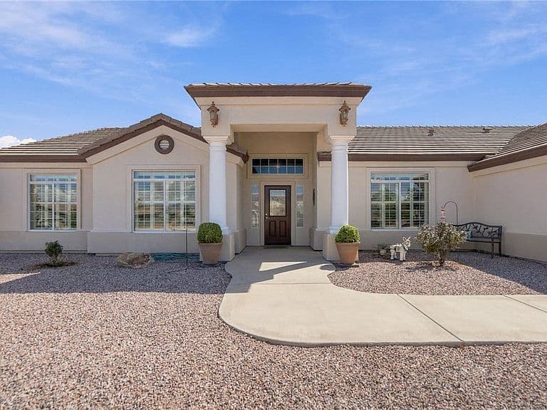4104 Quarter Circle Way photo 2