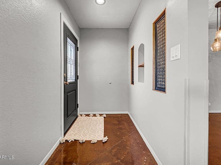 4737 N 14TH Avenue photo 5