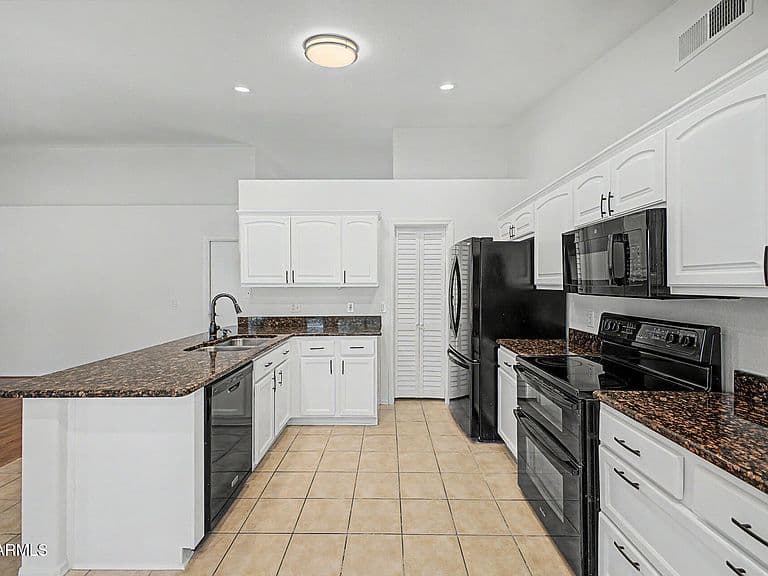 825 N 94TH Place photo 5