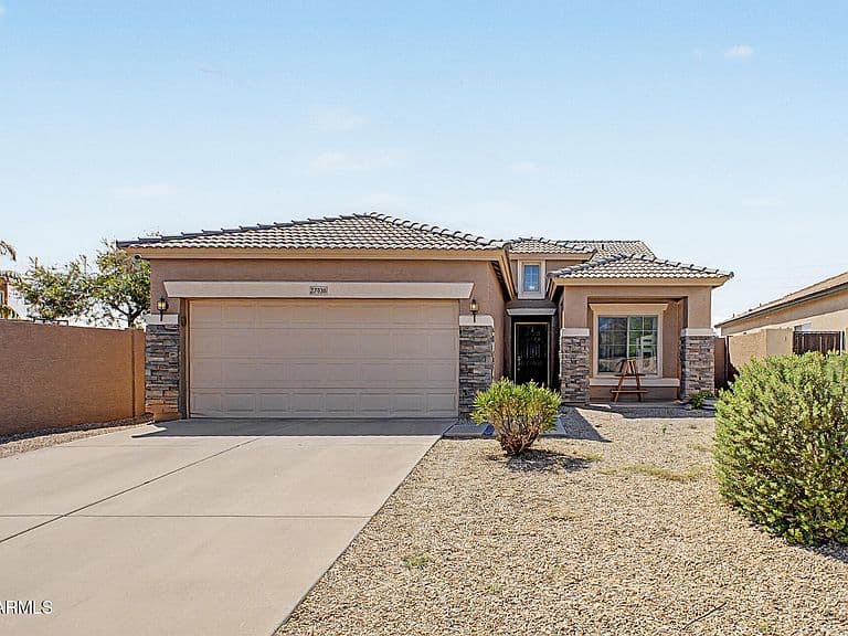 27928 N QUARTZ Drive photo 1