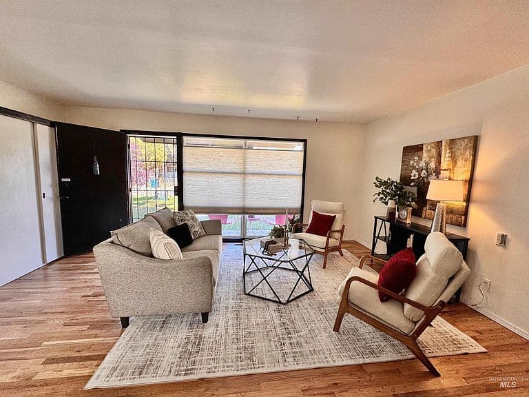 5605 W Kootenai St photo 4