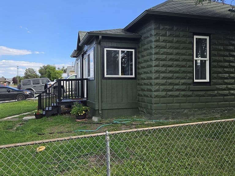1459 Wilder Ave photo 3