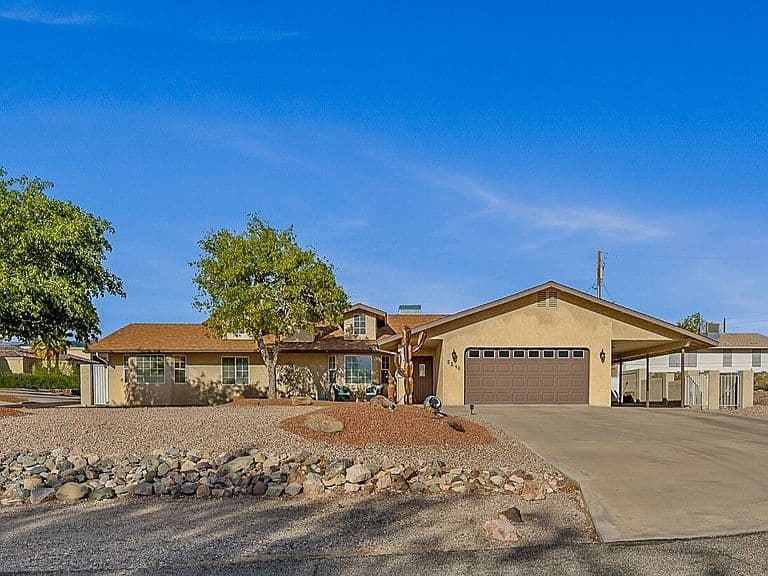 3240 Silver Arrow Dr photo 2