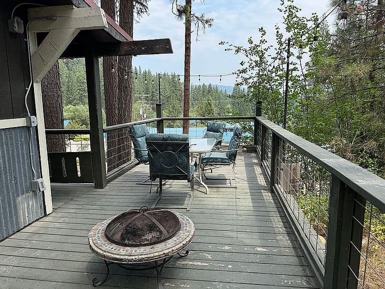 118 Holiday Dr photo 3