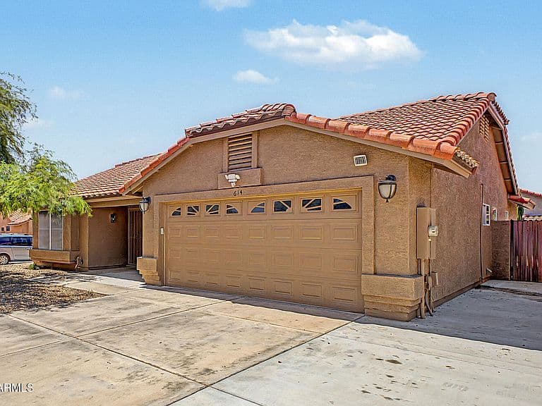 614 N REDROCK Street photo 4