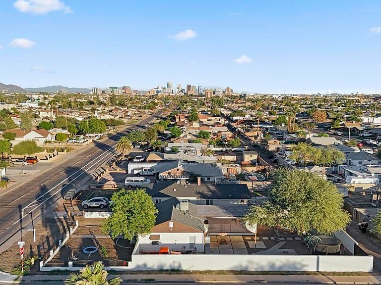 2547 W ADAMS Street photo 5