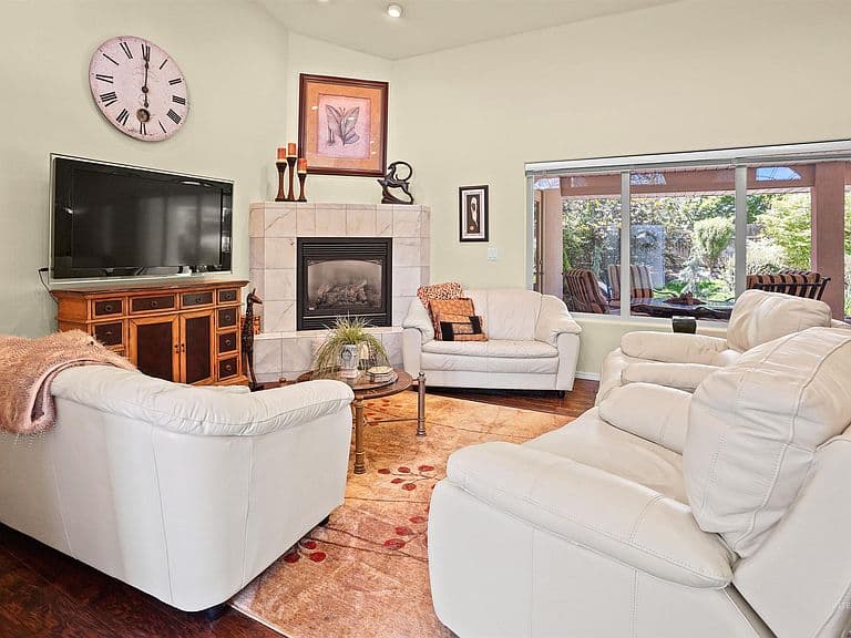 4 Granada Pl photo 5