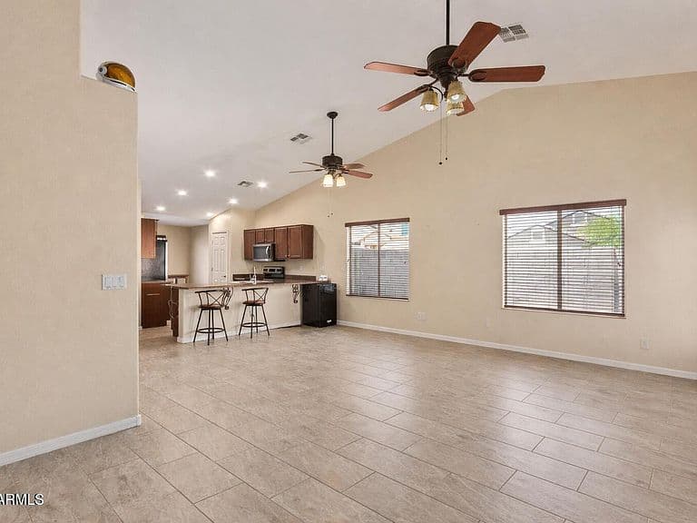 25060 W VISTA NORTE Street photo 2