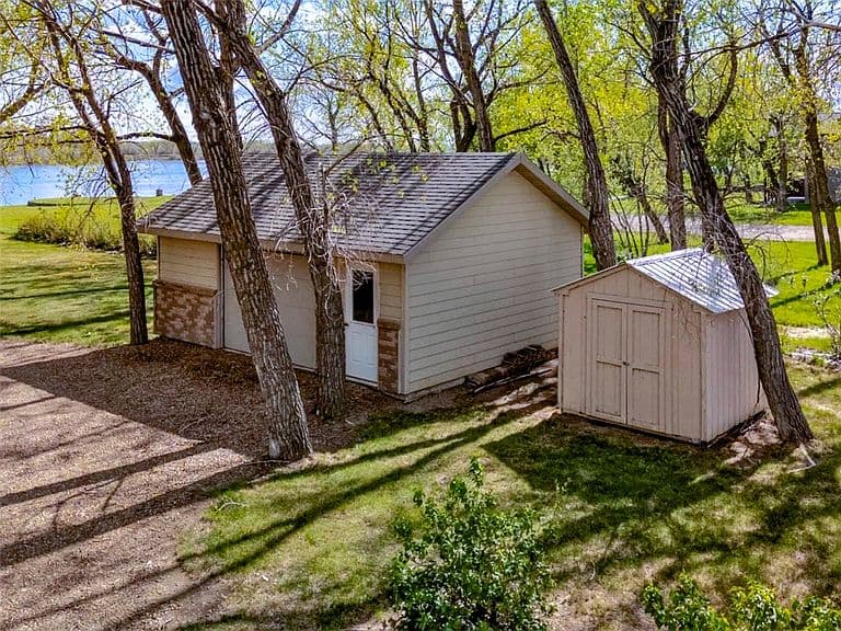 76 Idlewild Dr photo 4