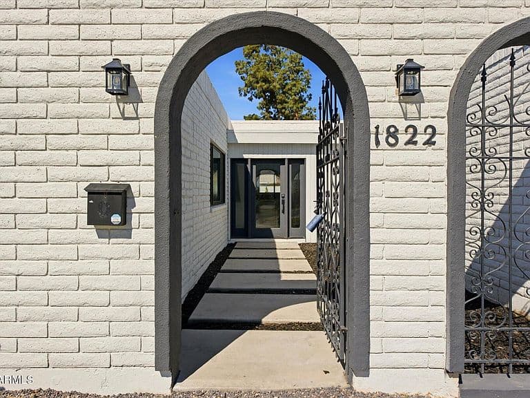 1822 W HIGHLAND Avenue photo 5
