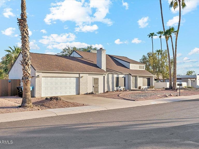3017 W SAHUARO Drive photo 3