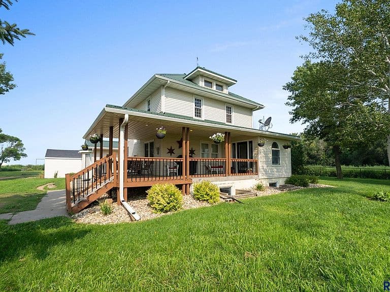 27151 479th Ave photo 2