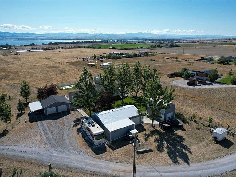 7 Strawberry Dr photo 4