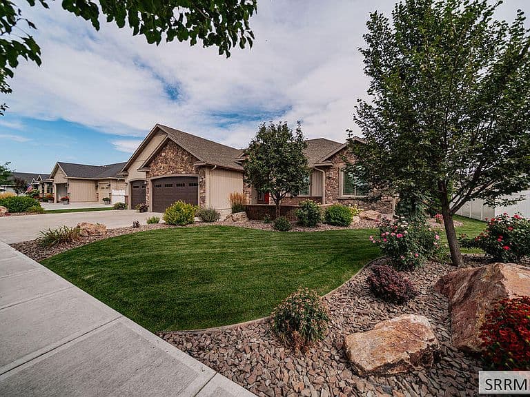 1150 N Blue Grass Ln photo 3