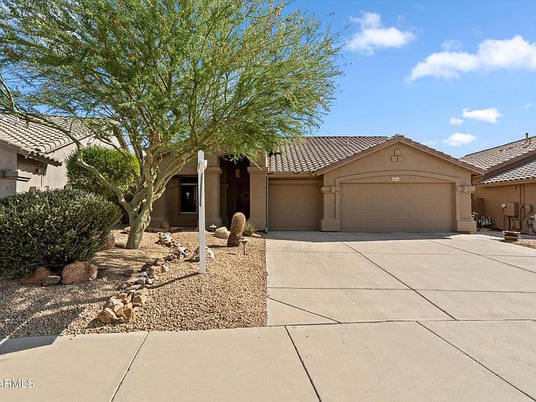 10649 E LE MARCHE Drive photo 1