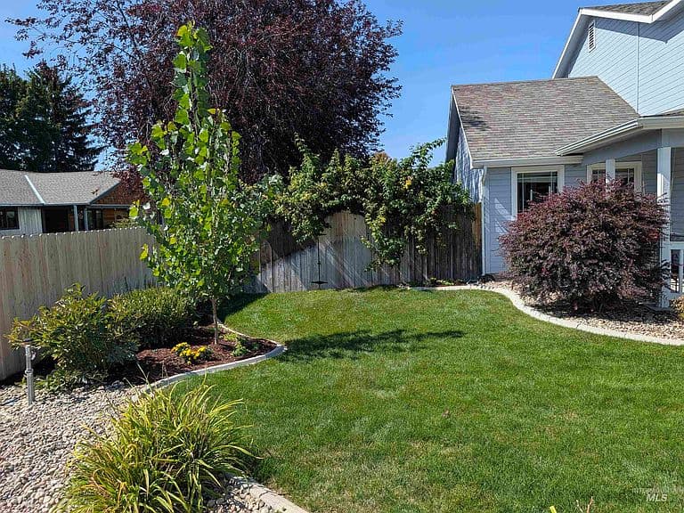 3389 N Yellow Peak Ave photo 2