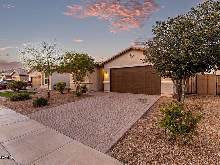 44216 W Palo Aliso Way photo 3