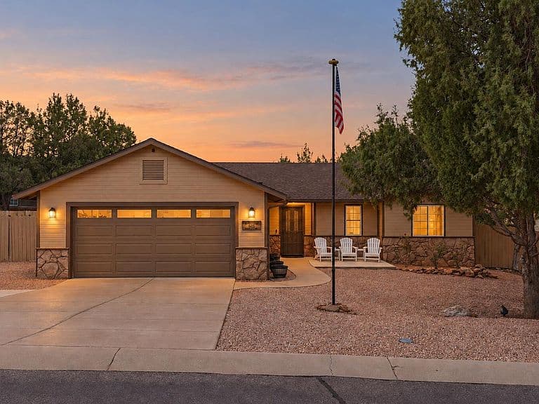 605 N Wilderness Trl photo 1