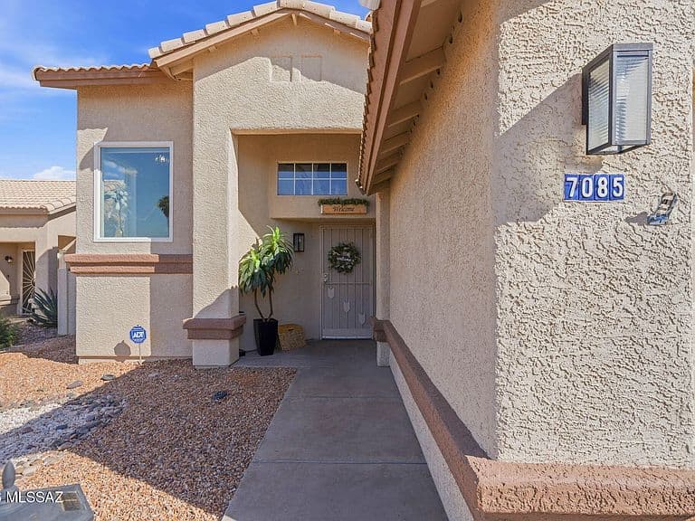 7085 W Amarante Dr photo 4