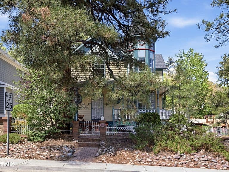 620 CORONADO Avenue photo 5