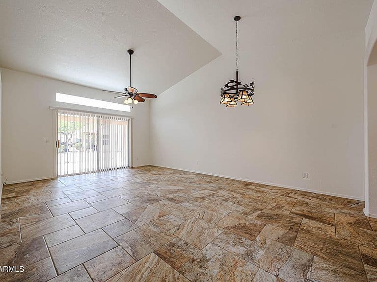 10389 W BURNETT Road photo 3