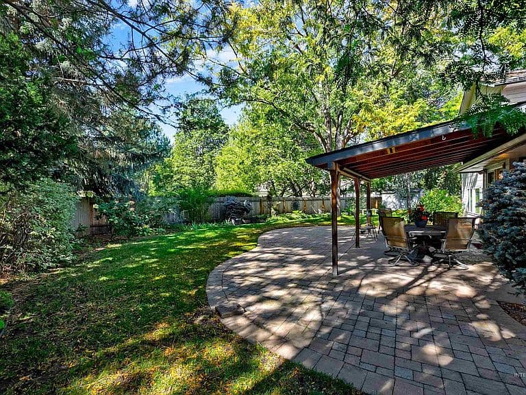 6071 N Drake Way photo 5