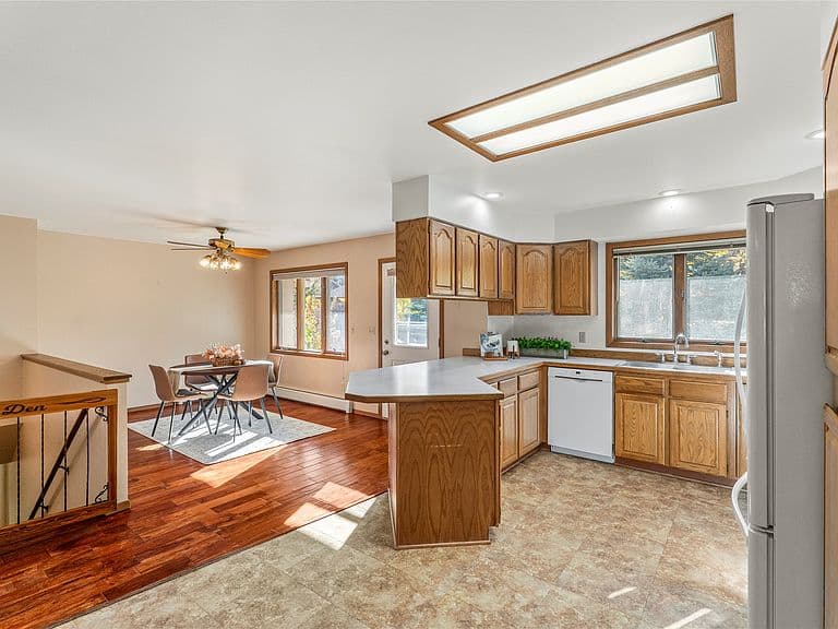 54 Cloverview Dr photo 4