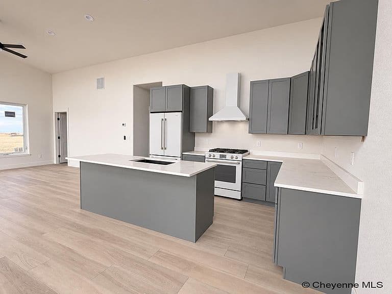 583 Canyon Rdg photo 1