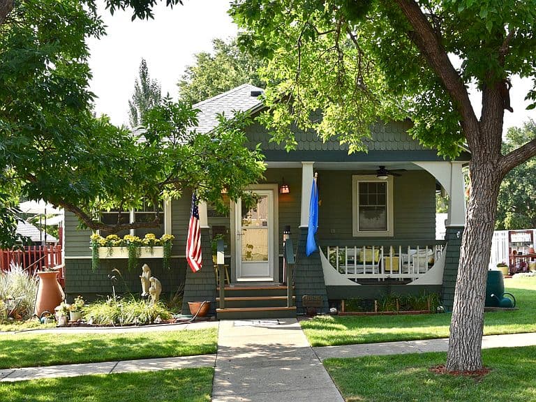 115 S Willow Ave photo 1