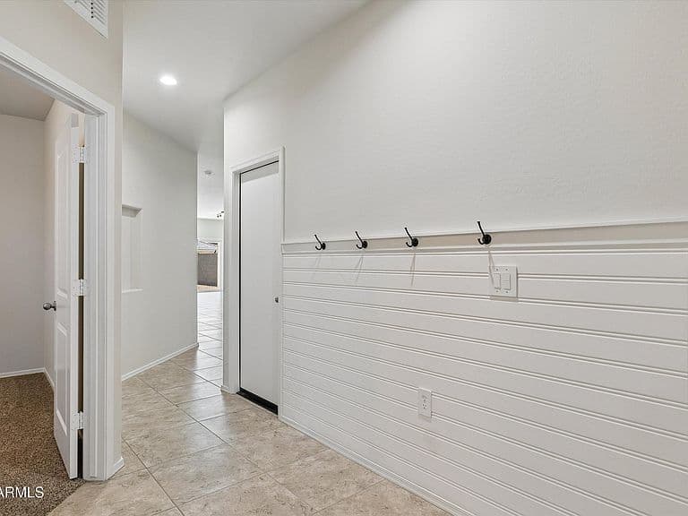 24421 W HACIENDA Avenue photo 3