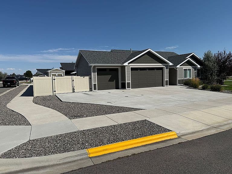 1109 Daybreak Dr photo 2