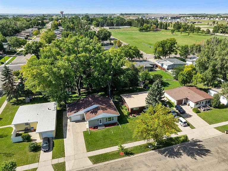 2505 Skyline Dr NW photo 4