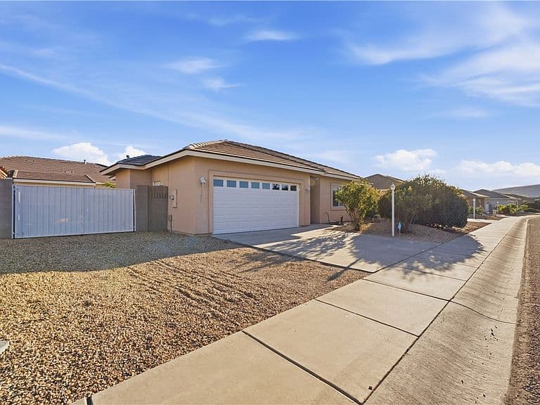 2392 Graystone Drive photo 2