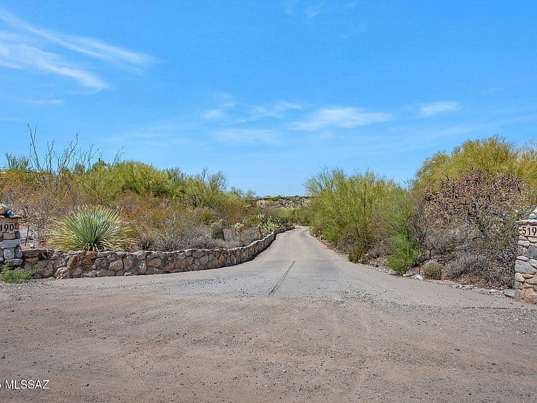 5190 N Camino Esplendora photo 3