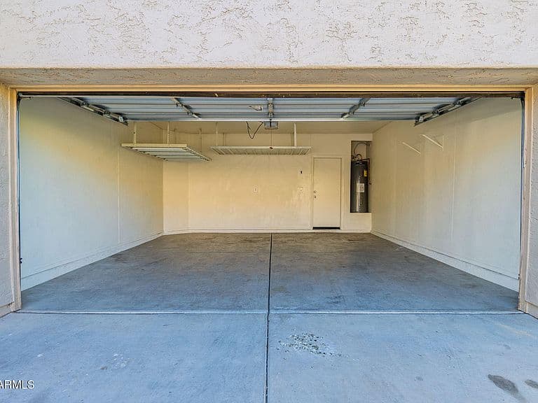 2524 S 89TH Lane photo 4