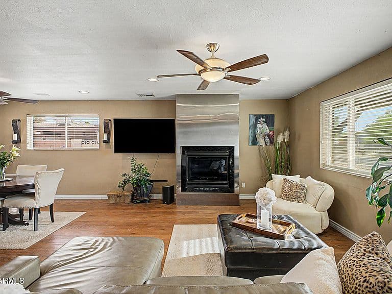 10835 N 39TH Street photo 5