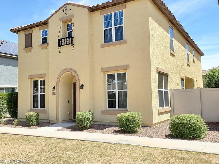 3944 E LESLIE Drive E photo 2