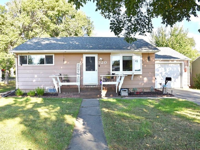 320 S Harrison Ave photo 2