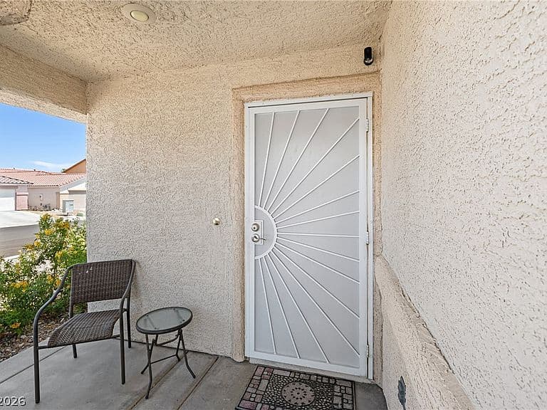8609 Majestic Pine Ave photo 3