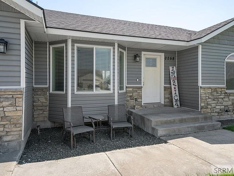 2258 E Hailey Ave photo 2
