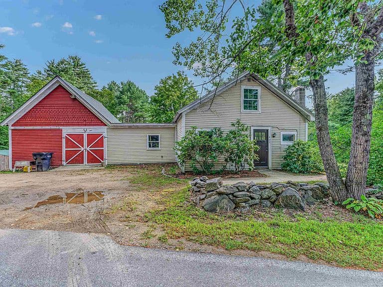 402 Oak Hill Road photo 1
