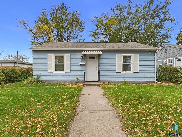 201 N Chicago Ave photo 2