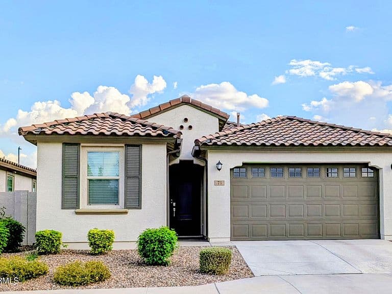 73 E Capricorn Way photo 1