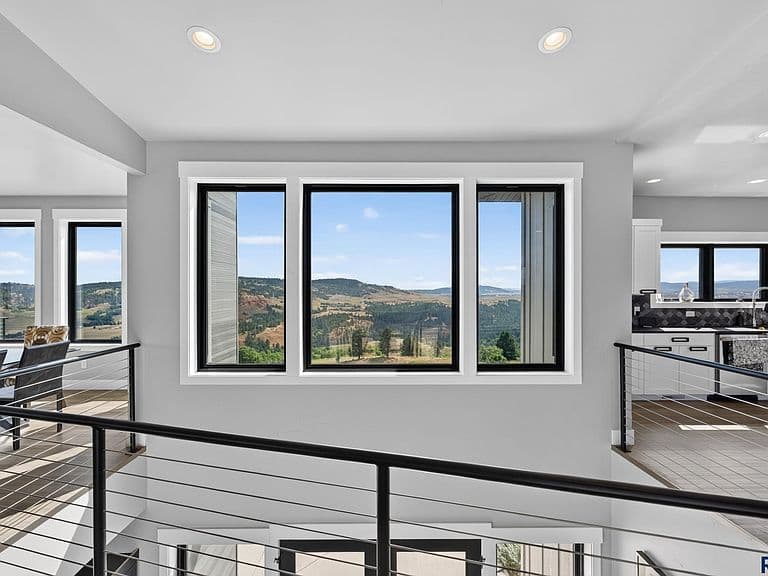 2111 Vantage Cir photo 5