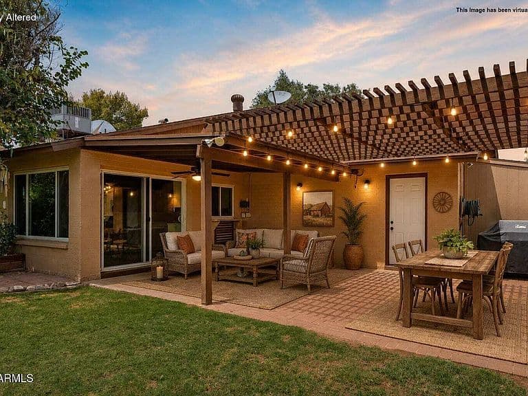 4523 E Voltaire Avenue photo 2