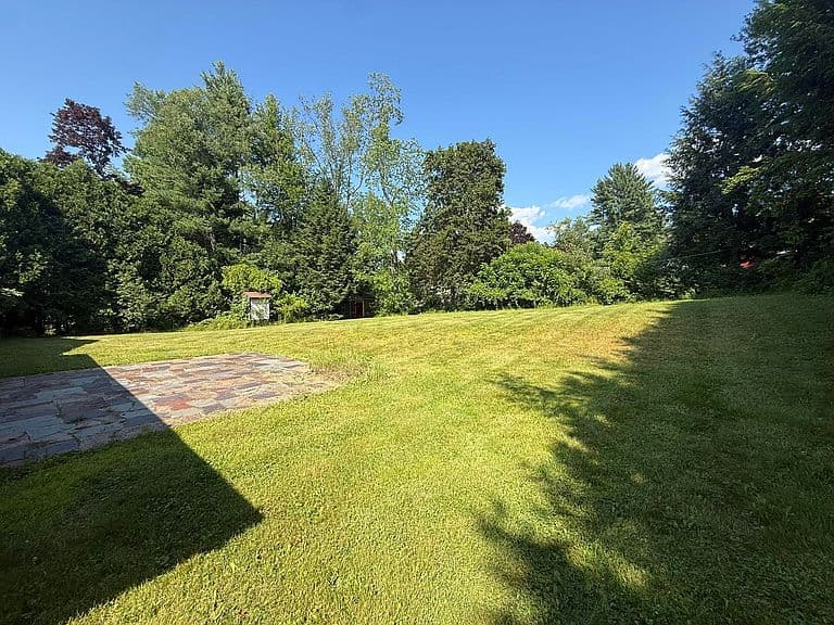 62 Ridge Avenue photo 3