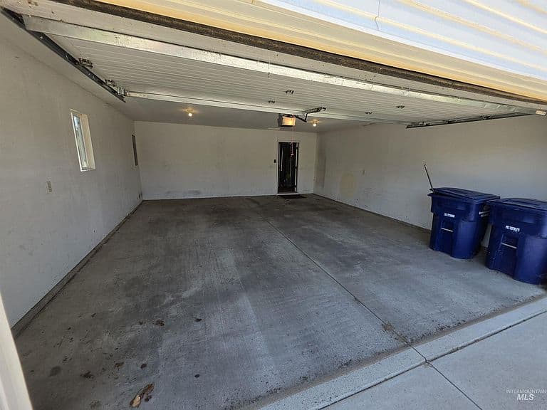 1431 Autumn Way photo 5