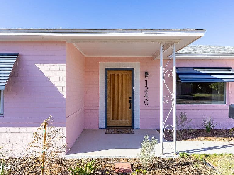 1240 E WINDSOR Avenue photo 2
