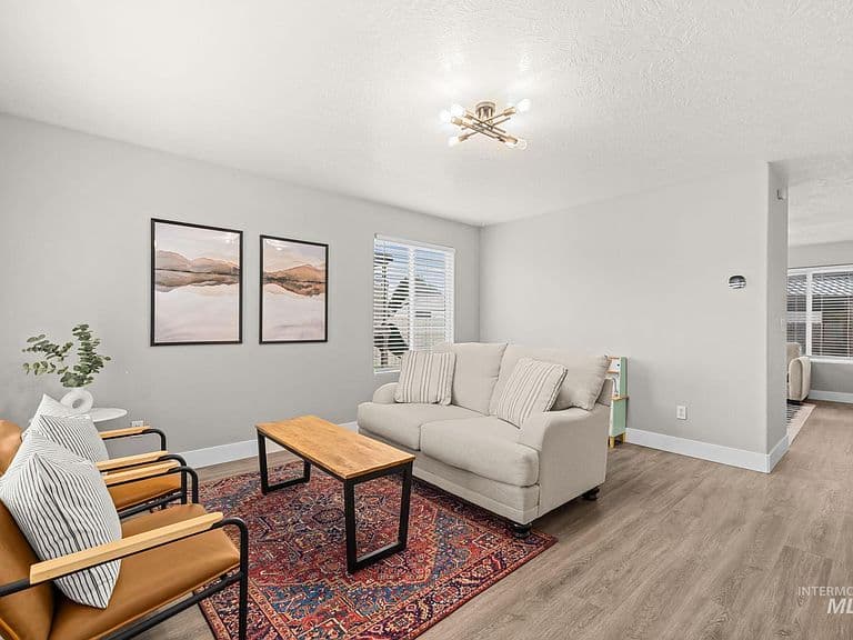 227 W Tallulah Dr photo 5