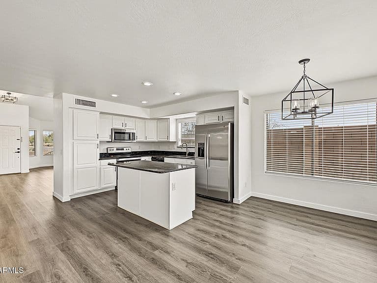 44761 W SAGE BRUSH Drive photo 2
